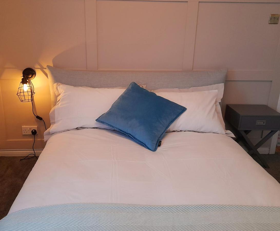 Stunning 3 Bed Seafront Mansion Building Sleeps 6 Adults Or 8 With Kids Apartment Portrush Ngoại thất bức ảnh